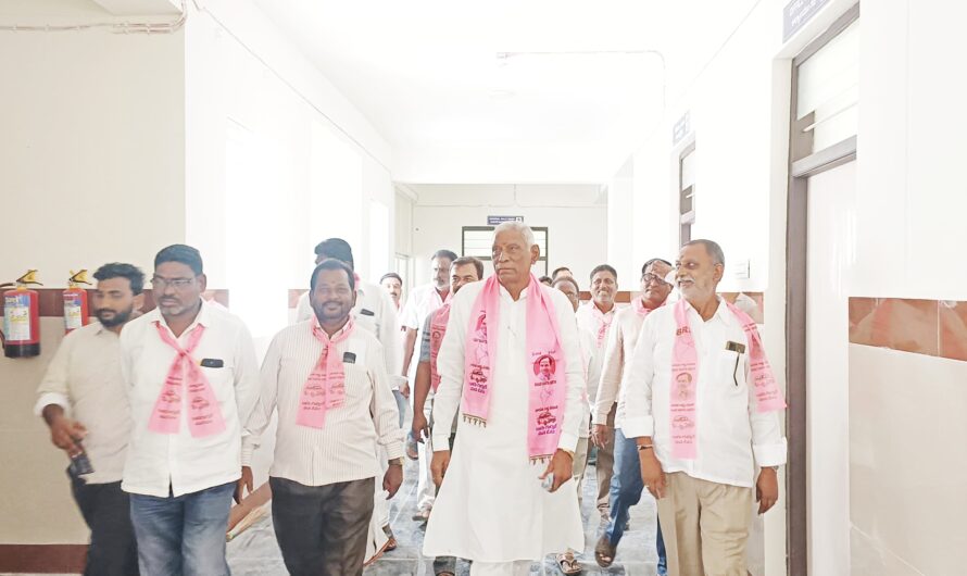 VISIT :  బీఆర్ఎస్ హయాంలోనే 30 పడకల ఆసుపత్రి మంజూరు