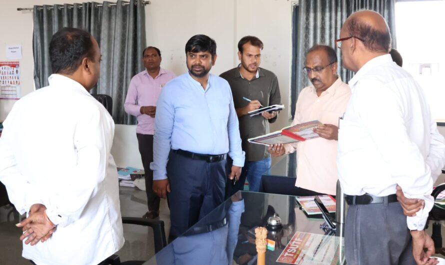 Dist Collector: శెనార్తి మీడియా సంచలన కథనం.. 50 మందికి షోకాజ్ నోటీసులు