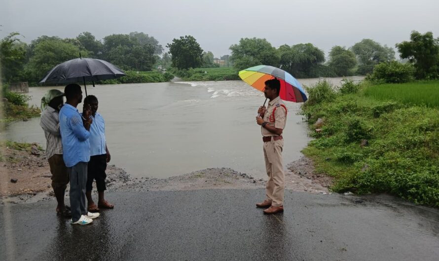 Arkandla Vagu: పొంగిపోతున్న అర్కండ్ల వాగు.. రాకపోకలు నిలిపివేత