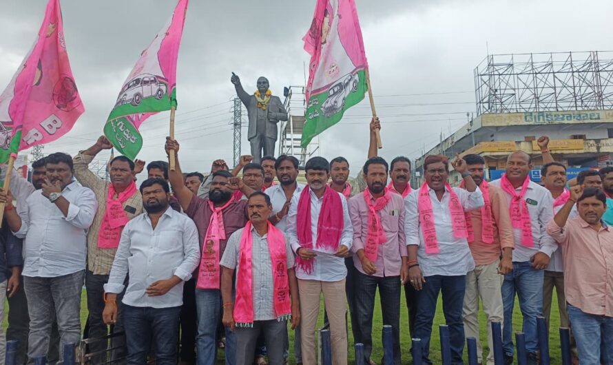 PROTEST : కాంగ్రెస్ చర్యలను నిరసిస్తూ బీఆర్ఎస్ నాయకుల నిరసన