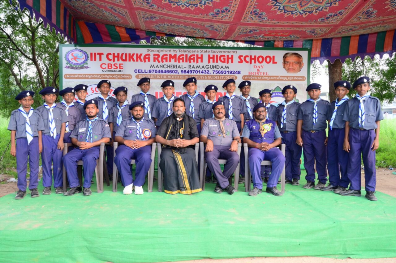 SCOUTS AND GUIDES BOYS