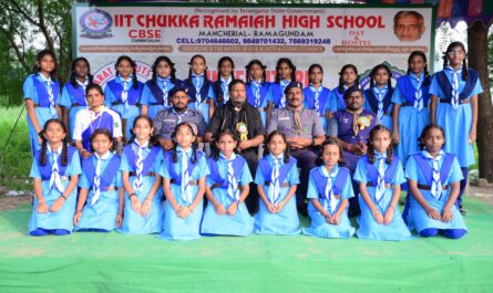 SCOUTS AND GUIDES GIRLS