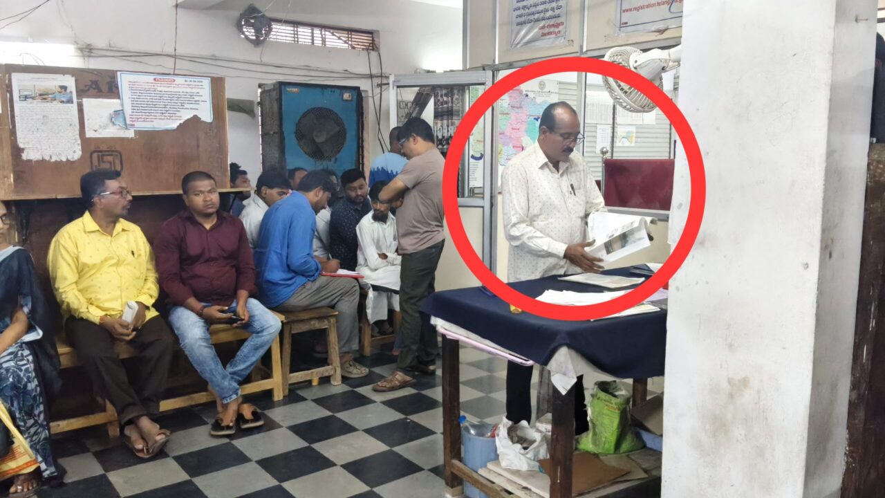 ACB Raids: పారిపోయేందుకు యత్నించిన అటెండర్ గౌస్