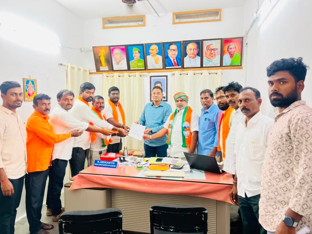 కొత్త పోలింగ్ కేంద్రాలు ఏర్పాటు చేయాలి