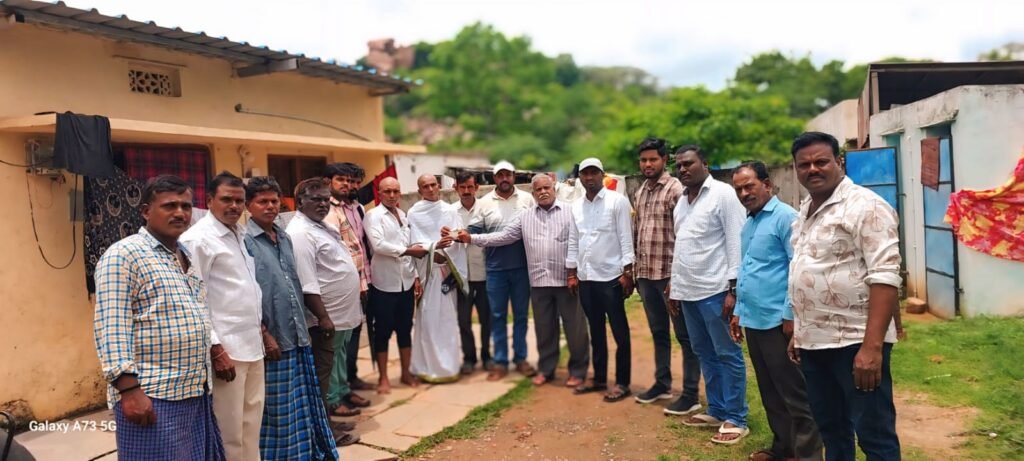 రిత్విక్ కుటుంబానికి చేయూత