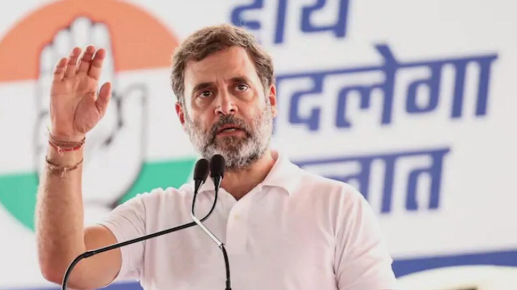 15 ఏళ్ల బాలికతో బలవంతపు క్షమాపణ:  రాహుల్ గాంధీ