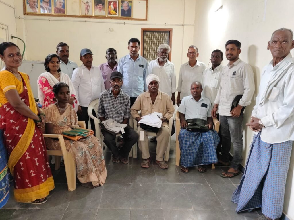 రంగారావుపల్లి జీపీ సిబ్బందికి దసరా కానుక
